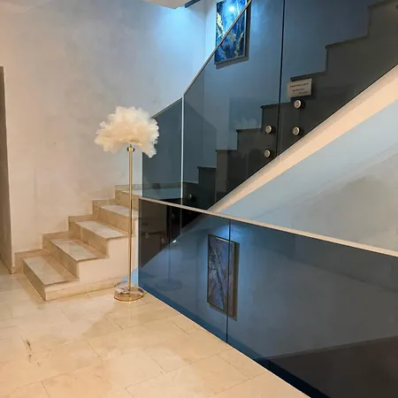 Mav Boutique 5*