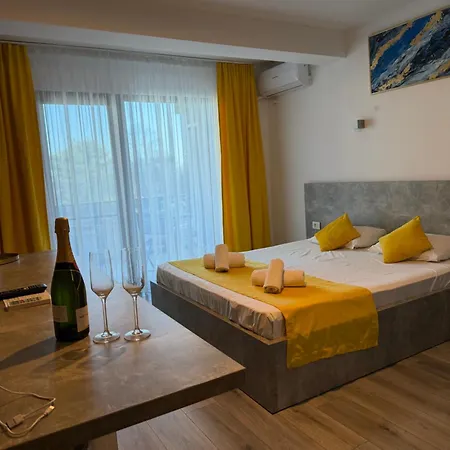 Mav Boutique 5*